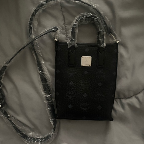 MCM cross body bag - Picture 3 of 3